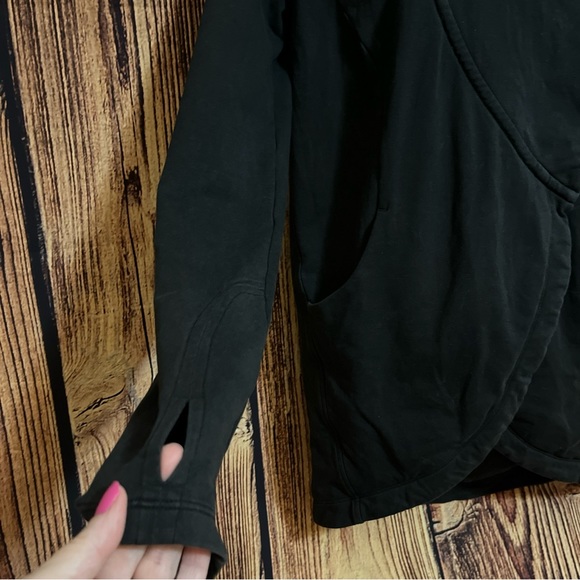 Lululemon Black and Gray Snap Button Wrap Jacket Women's size 6 - Picture 2 of 9